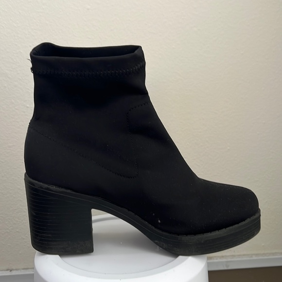 Black Boots - Picture 2 of 4